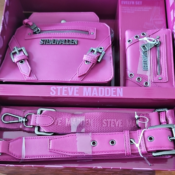 Steve Madden Fuchsia Accessory Set - Picture 2 of 3
